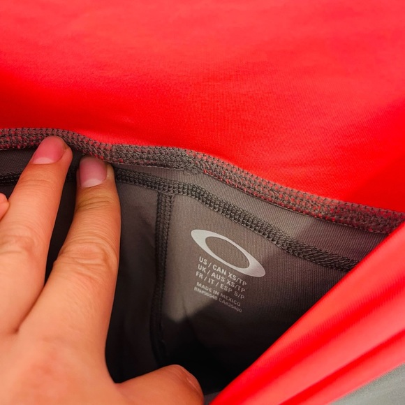 Oakley Fitted High Waisted Grey Pink Workout Athletic Running Capris - Picture 5 of 5